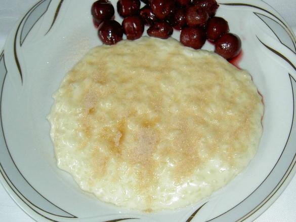 Milchreis mit Schattenmorellen