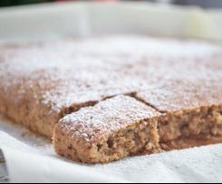 Lebkuchen mit Nüssen und getrockneten Früchten
