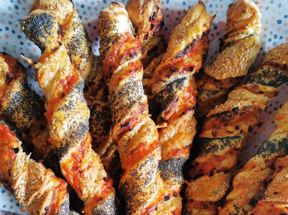 Knusperstangen aus Blätterteig