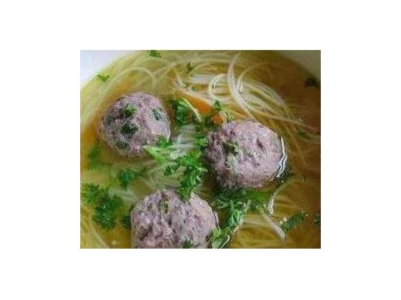 Asiatische Rettichsuppe mit Hackbällchen und Glasnudeln