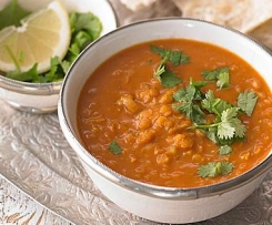 Linsensuppe mit roten Linsen