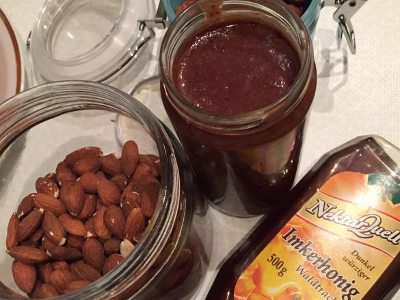 Schoko-Mandel- Haselnuss-Creme ohne Palmin