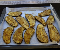 Auberginenscheiben mit Knoblauch im Backofen