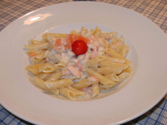 Penne mit schneller Lachs-Sahne Sosse