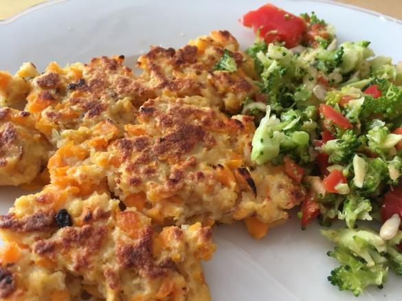 Kürbis-Puffer mit Hähnchen