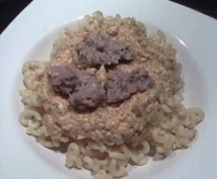 Broccolikäsesoße mit Hackbällchen zu Nudeln