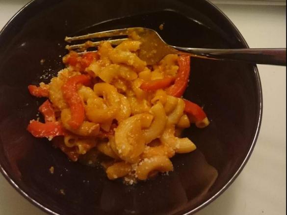 Variation von "Nudeln in Tomatensauce mit Schinken und Chorizo"