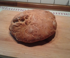 Brot mit Sonnenblumenkernen