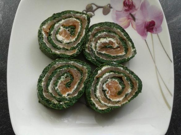 Räucherlachs-Spinat-Rolle