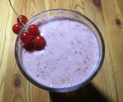 Johannisbeer-Buttermilch