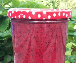 Kalt gerührte schwarze Johannisbeer-Marmelade, roh