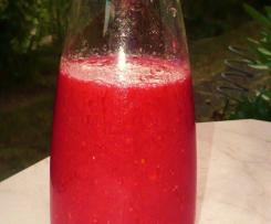 Johannisbeer-Vodka-Drink (Johannisbeersaft mit Schuss)