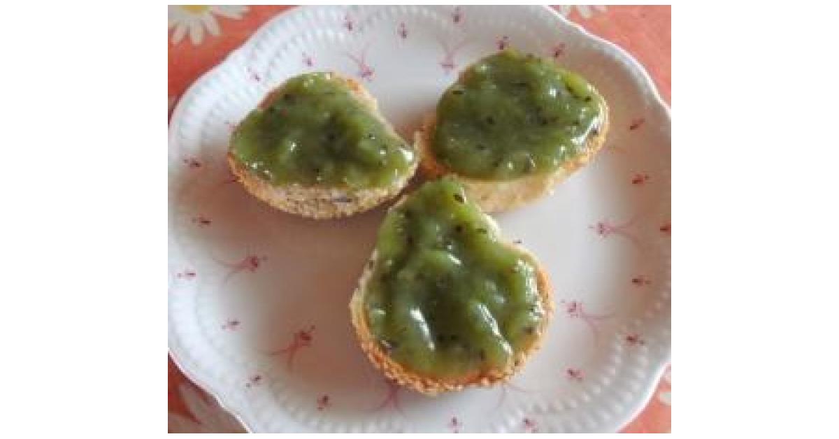 Stachelbeermarmelade mit Minze von sauerampferstängelchen. Ein ...