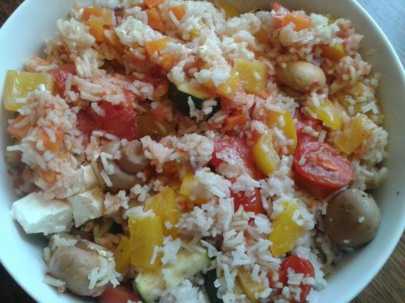 Tomaten - Paprika - Möhren - Zucchini - Reis mit Fetakäse