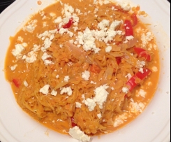 Sauerkraut-Paprika-Topf mit roten Linsen und Feta