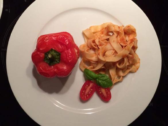 Peperoni ripieni con pollo - Gefüllte Paprika mit Hühnchen - All in one