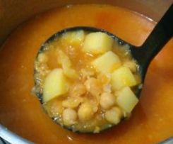 Kichererbsensuppe mit Kartoffeln