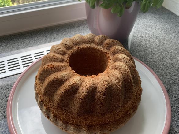 Schneller Eierlikör-Gugelhupf