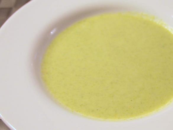 Brokkoli-Frischkäse-Suppe