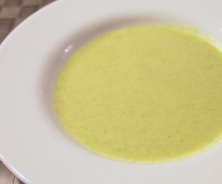Brokkoli-Frischkäse-Suppe