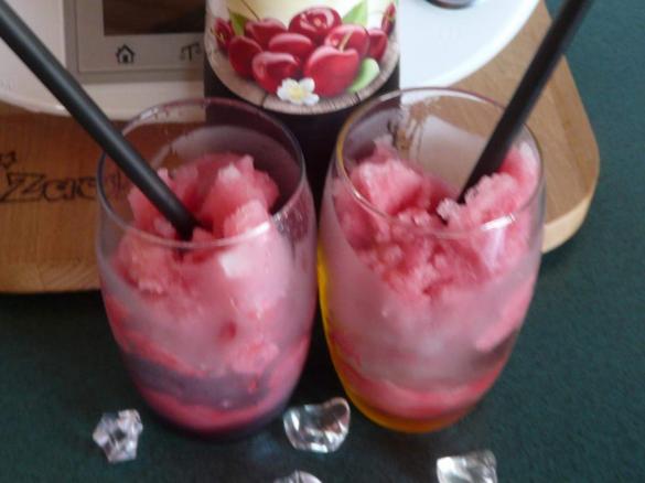 Kirsch-Slush-Eis