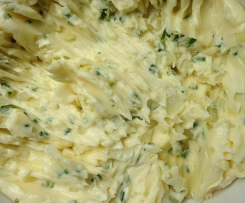 Kräuterbutter (einfach und besser, als jede gekaufte!)