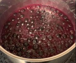 Blaubeersosse passend zu Hefeklösse oder Eis