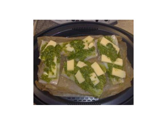 Kabeljau unter der Pestohaube