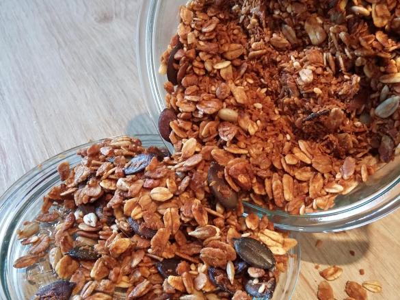 Kokos-Mandel-Granola