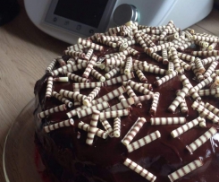 Schokotorte mit Portwein-Zwetschgen