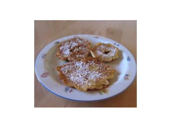 Hollerküchle gebackenen