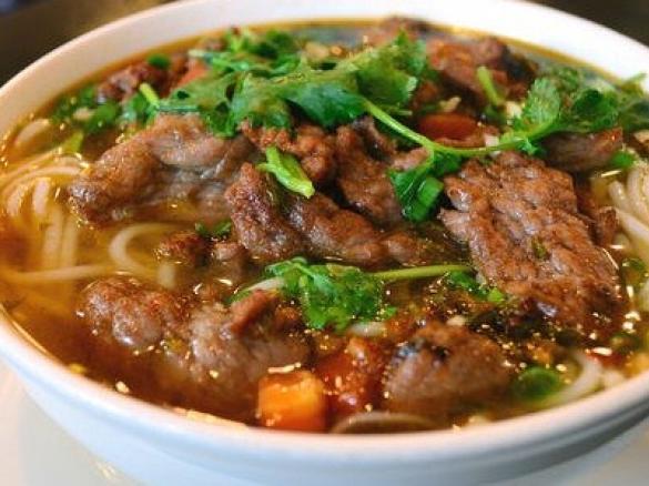 Taiwanesische Beef-Noodle-Soupe