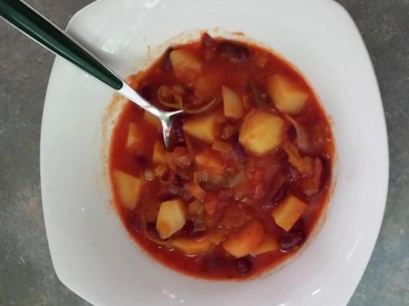 Bohnen-Lauch- Suppe mit Cabanossi