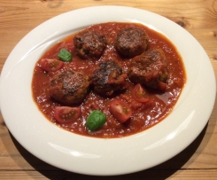 Parmesanhackbällchen mit Tomatensauce nach LOGI