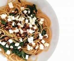 Spaghetti mit Schafskäse und Spinat