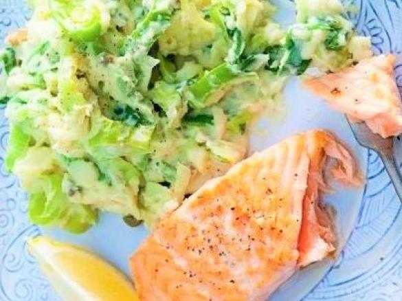 Leichter Kartoffel-Porree-Stampf mit Lachs