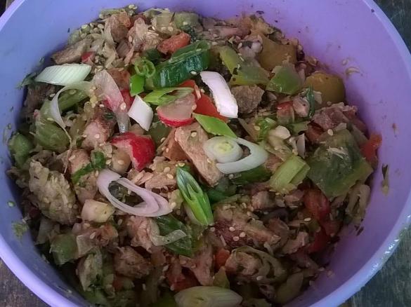 Fleischsalat aus Grillfleischresten, asiatische Art