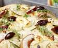 Focaccia mit Ziegenfrischkäse und Birne 