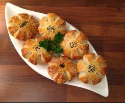 Türkische Teigtaschen / Cicek Pogaca