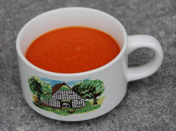 Natürliche Tomatensuppe