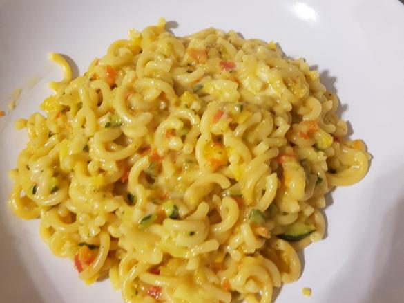 Zucchini-Paprika-Sahne-Nudeln ala Uwe