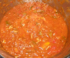 Thunfischsauce mit Gemüse zu Nudeln (m. orig.)