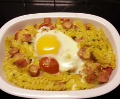 Nudelauflauf mit Leberkäse und Spiegelei