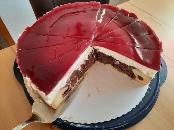 Rotkäppchen / Schneewittchen  Torte