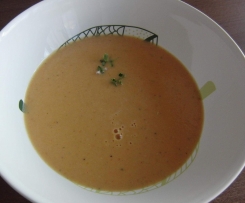 Rote Linsensuppe aus dem Hexenkessel