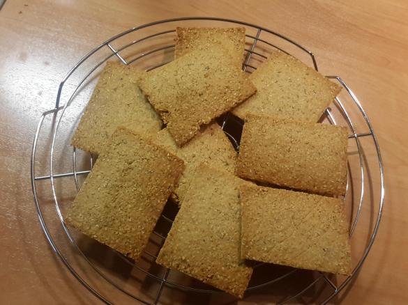 Paleo Sesam Knäckebrot