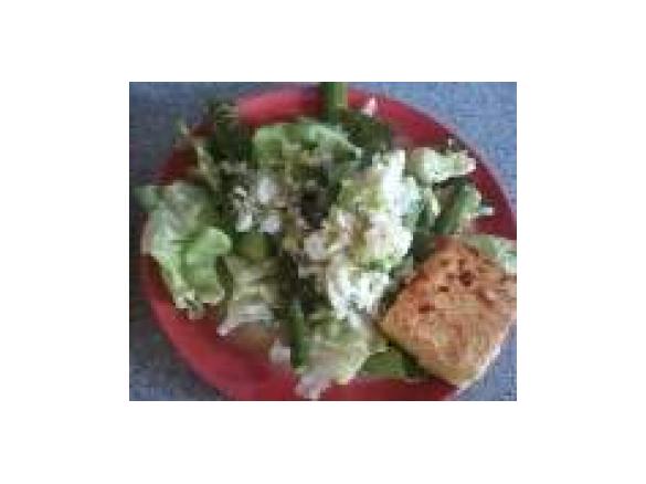Spargelsalat mit Eiervinaigrette und gebratenem Feta - light