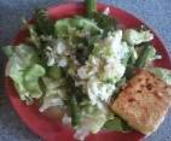 Spargelsalat mit Eiervinaigrette und gebratenem Feta - light