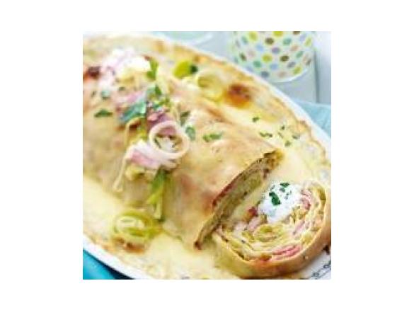 Nudelrolle mit Schinken-Lauchfüllung