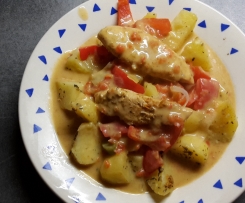 Hähnchenbrust mit Paprika-Schmand-Soße und Kartoffeln